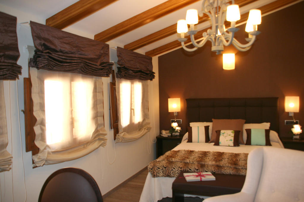 Hotel Castillo De Alquézar Cameră foto